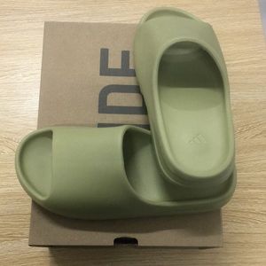 Yeezy slides resin size 5
